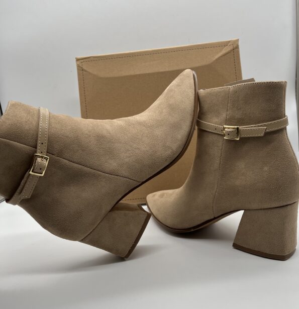 BOTIN CORINA BEIG Mº 4900.