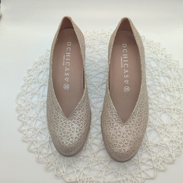 A- ZAPATO DE CUÑA EN PIEL NATURAL D´CHICAS EN COLOR BEIGE 3740