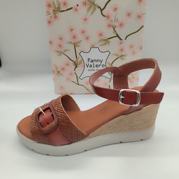 A- SANDALIA CUÑA FANNY VALERO Mº 213 NUEZ