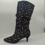 BOTA ANTELINA TACHUELAS DORADAS , TACÓN FINO NEGRAS