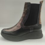 BOTÍN CHELSEY EN NAPA DE MUJER NEGRO M10755